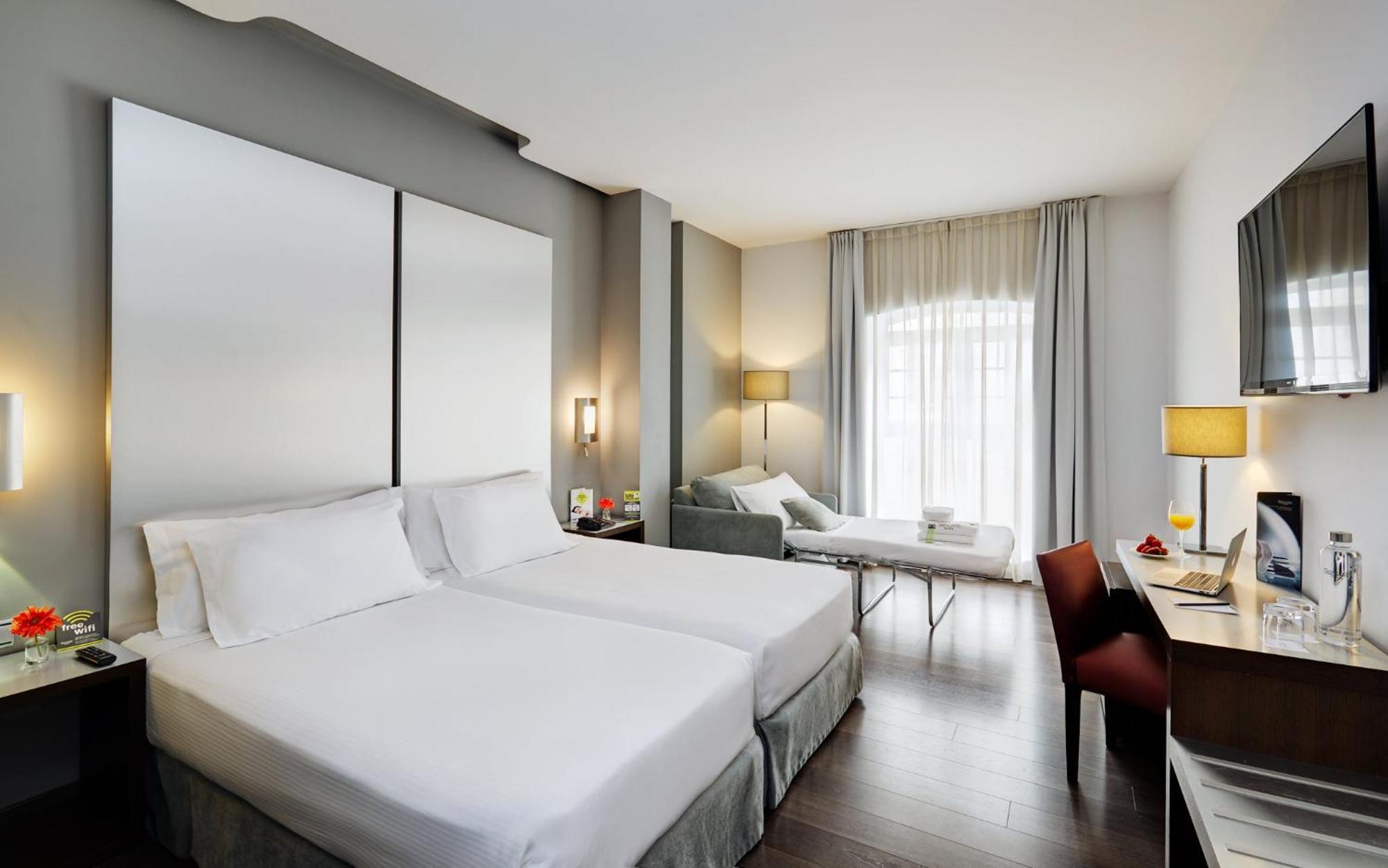 Triple Room,1691990672:JPEG
